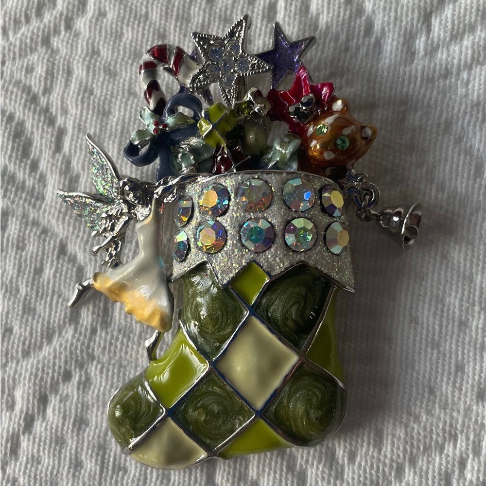 EUC Vintage Kirks Folly enamel Christmas pin.